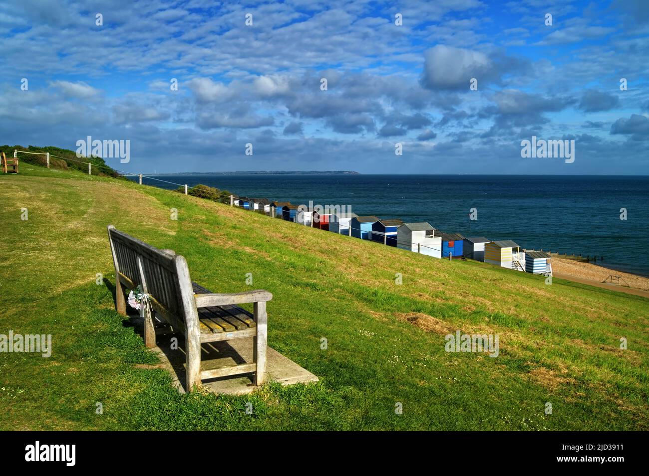 UK, Kent, Tankerton, vista sulle piste che si affacciano sulla spiaggia e sul mare Foto Stock