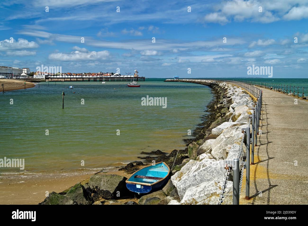 Regno Unito, Kent, Herne Bay, Neptunes Arm e Herne Bay Pier Foto Stock