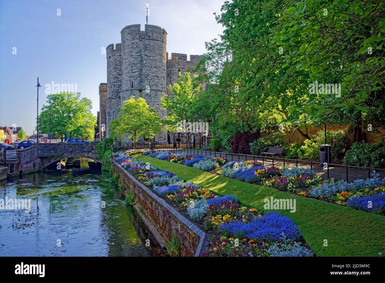 Regno Unito, Kent, Canterbury, Westgate Towers e Great Stour River Foto Stock