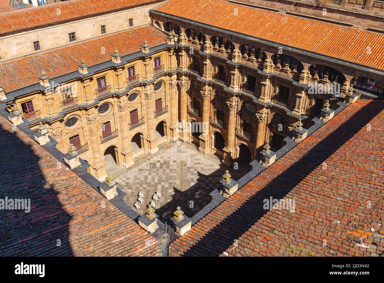 Cortile barocco di la Clerecia della Pontificia Università di Salamanca, in Spagna. Foto Stock