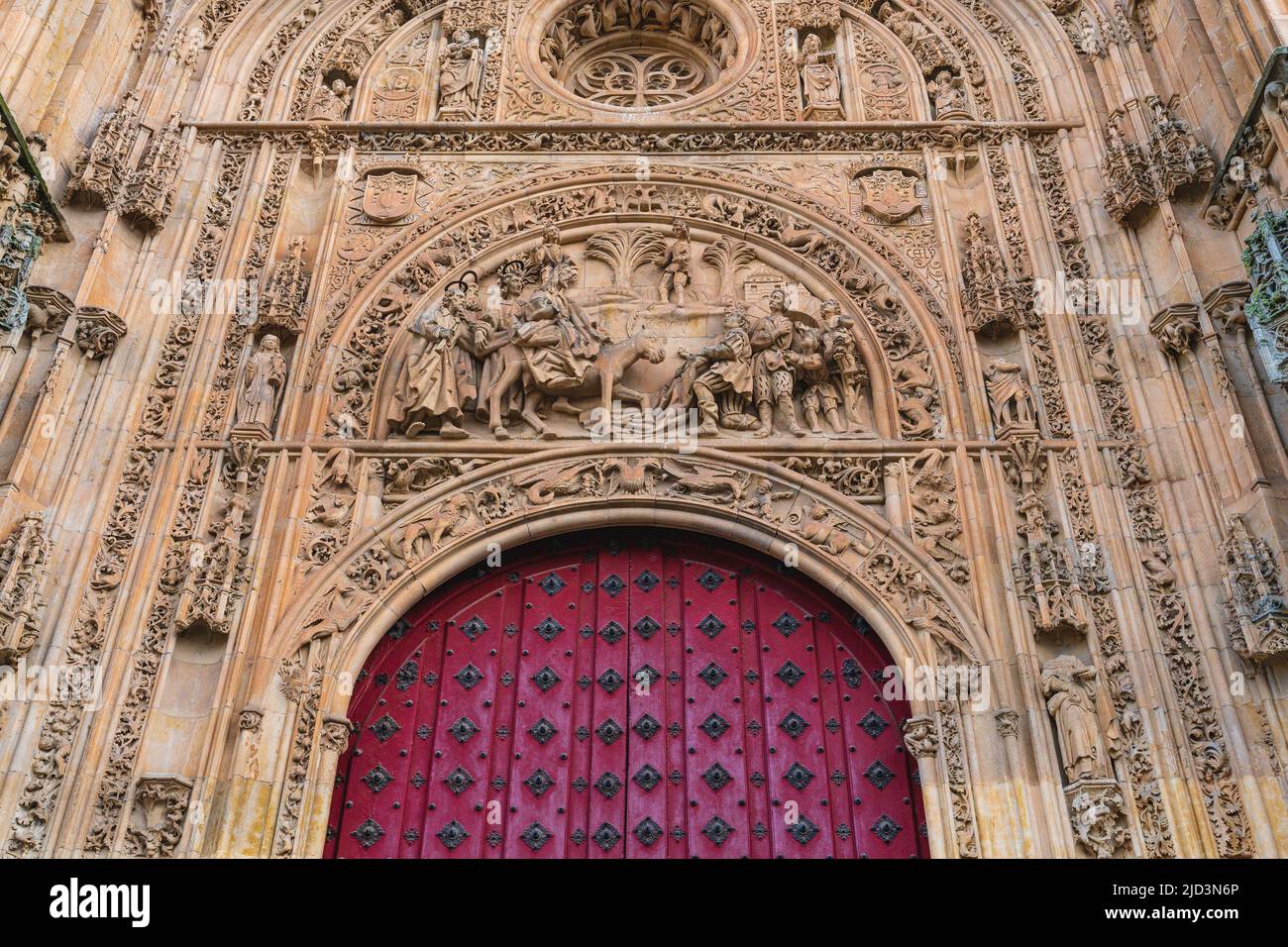 Facciata della Cattedrale della città di Salamanca, in Spagna. Foto Stock