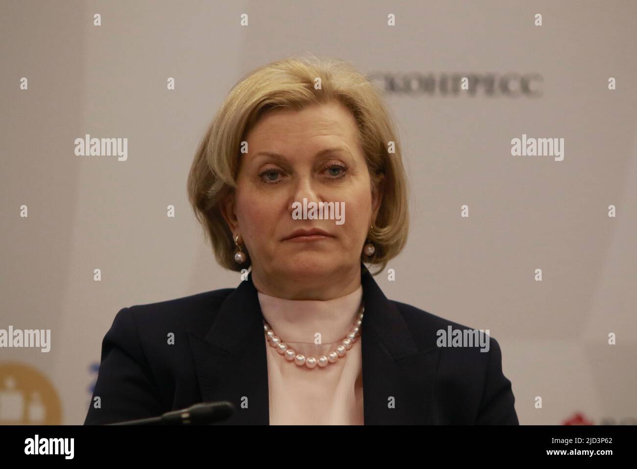 San Pietroburgo, Russia. 17th giugno 2022. Anna Popova, Capo del Servizio federale per la supervisione della protezione dei diritti dei consumatori e del benessere umano, Capo dello Stato medico sanitario della Federazione Russa durante la sessione "lo scudo sanitario: Investire nello sviluppo" nell'ambito del Forum economico internazionale di San Pietroburgo del 2022 (SPIEF 2022). (Foto di Kashkkkovskij/Sipa USA) Credit: Sipa USA/Alamy Live News Foto Stock
