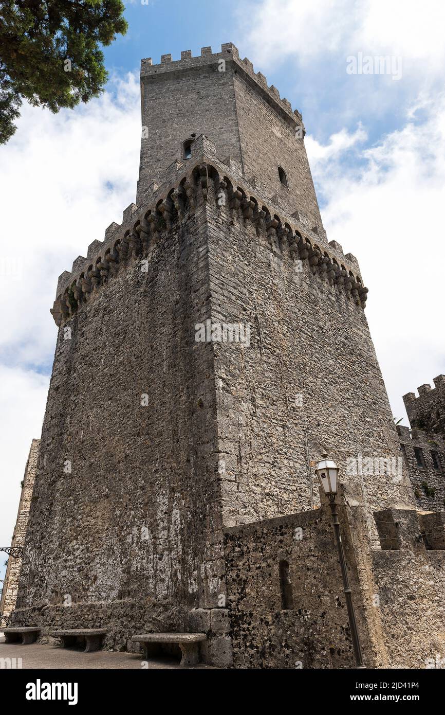 Panoramica delle Torri di Balio di Erice, provincia di Trapani, Sicilia, Italia. Foto Stock