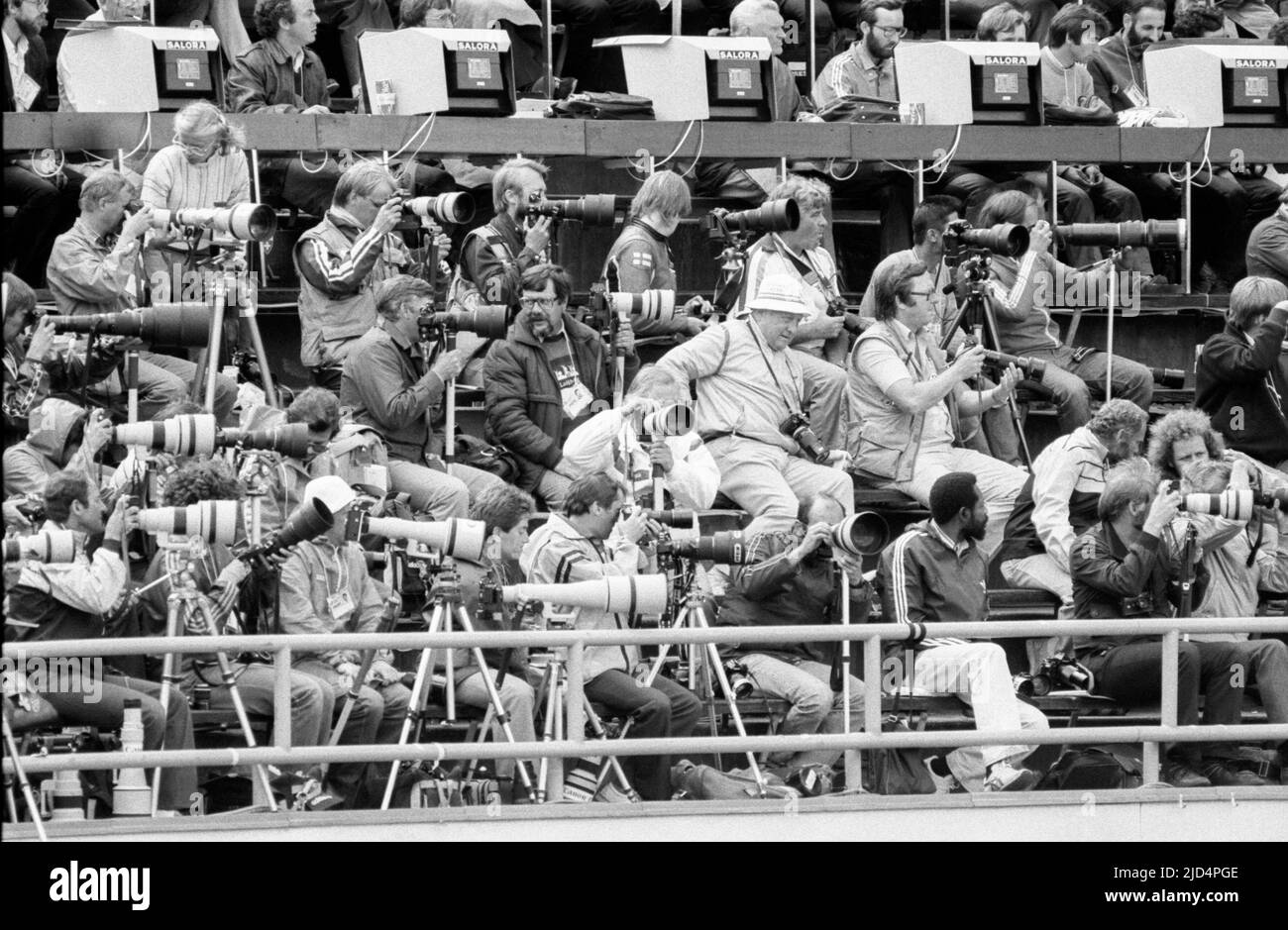 FOTOGRAFO STAMPA al grande stand durante il campionato mondiale IAAF in atletica a Helsinki 1983 Foto Stock