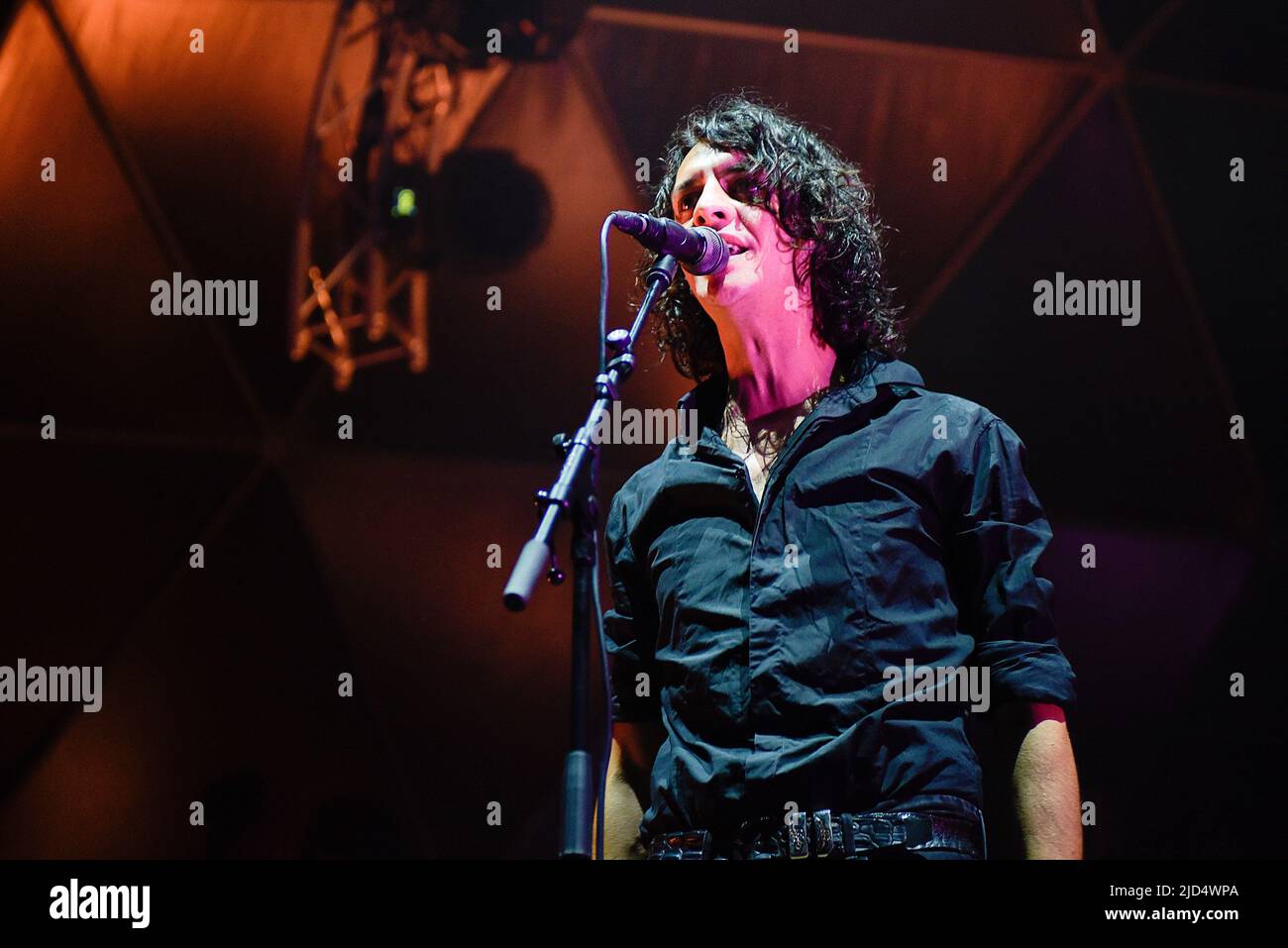 Roma, Italia. 17th giugno 2022. Il cantante italiano Francesco Motta, noto semplicemente come Motta, suona dal vivo al Festival di Villa Ada a Roma. Credit: SOPA Images Limited/Alamy Live News Foto Stock