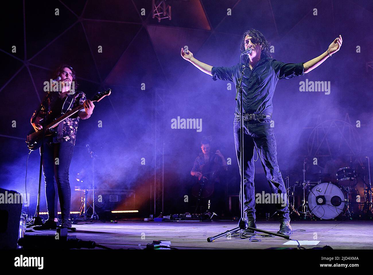 Roma, Italia. 17th giugno 2022. Il cantante italiano Francesco Motta, noto semplicemente come Motta, suona dal vivo al Festival di Villa Ada a Roma. (Foto di Vincenzo Nuzzolese/SOPA Images/Sipa USA) Credit: Sipa USA/Alamy Live News Foto Stock