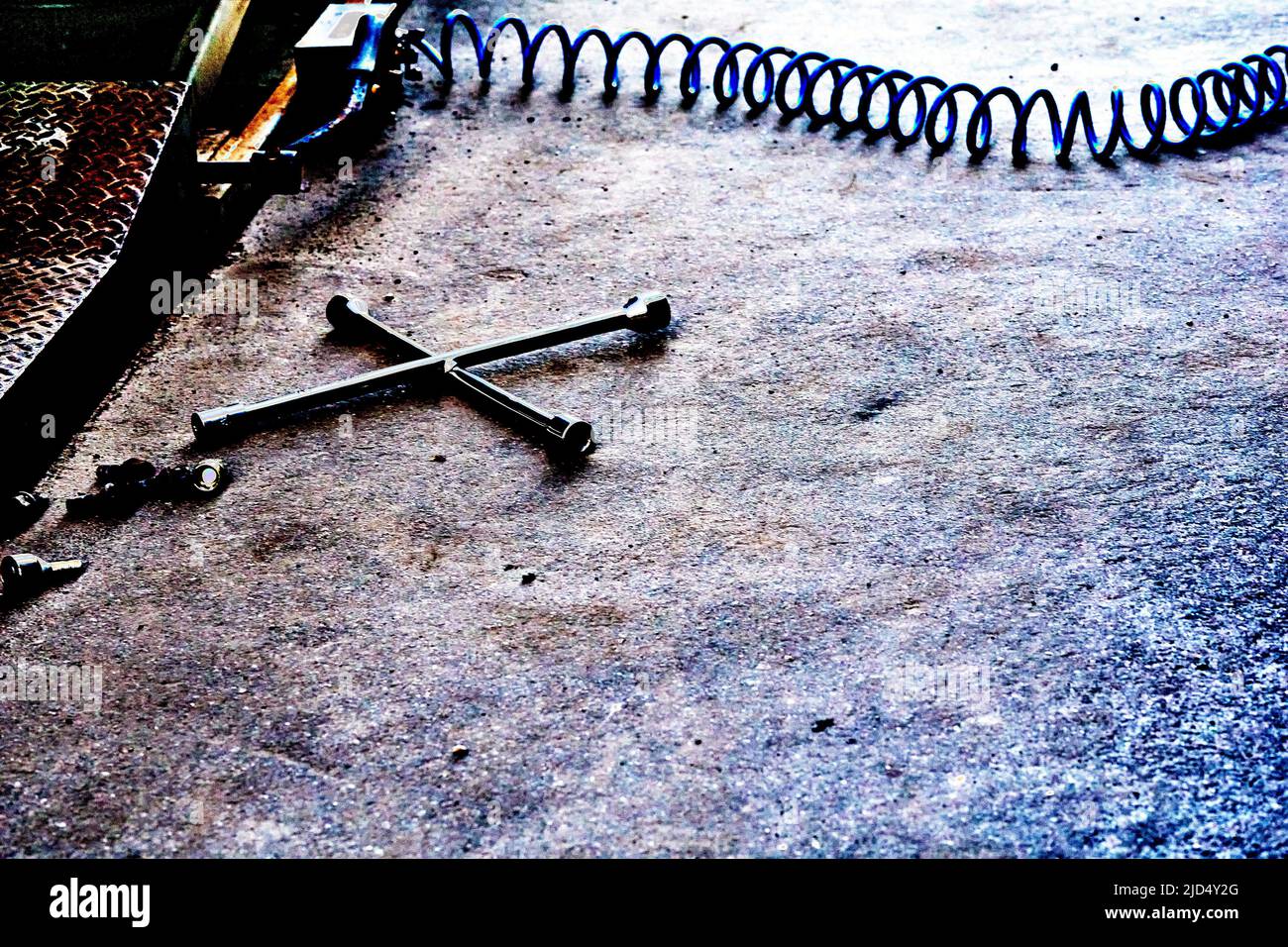 Balonny croce chiave rinforzata per l'installazione di una ruota della vettura Foto Stock