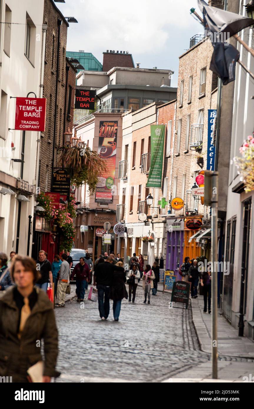 Viuzze pedonali nell'area di Temple Bar di Dublino, Irlanda. Foto Stock