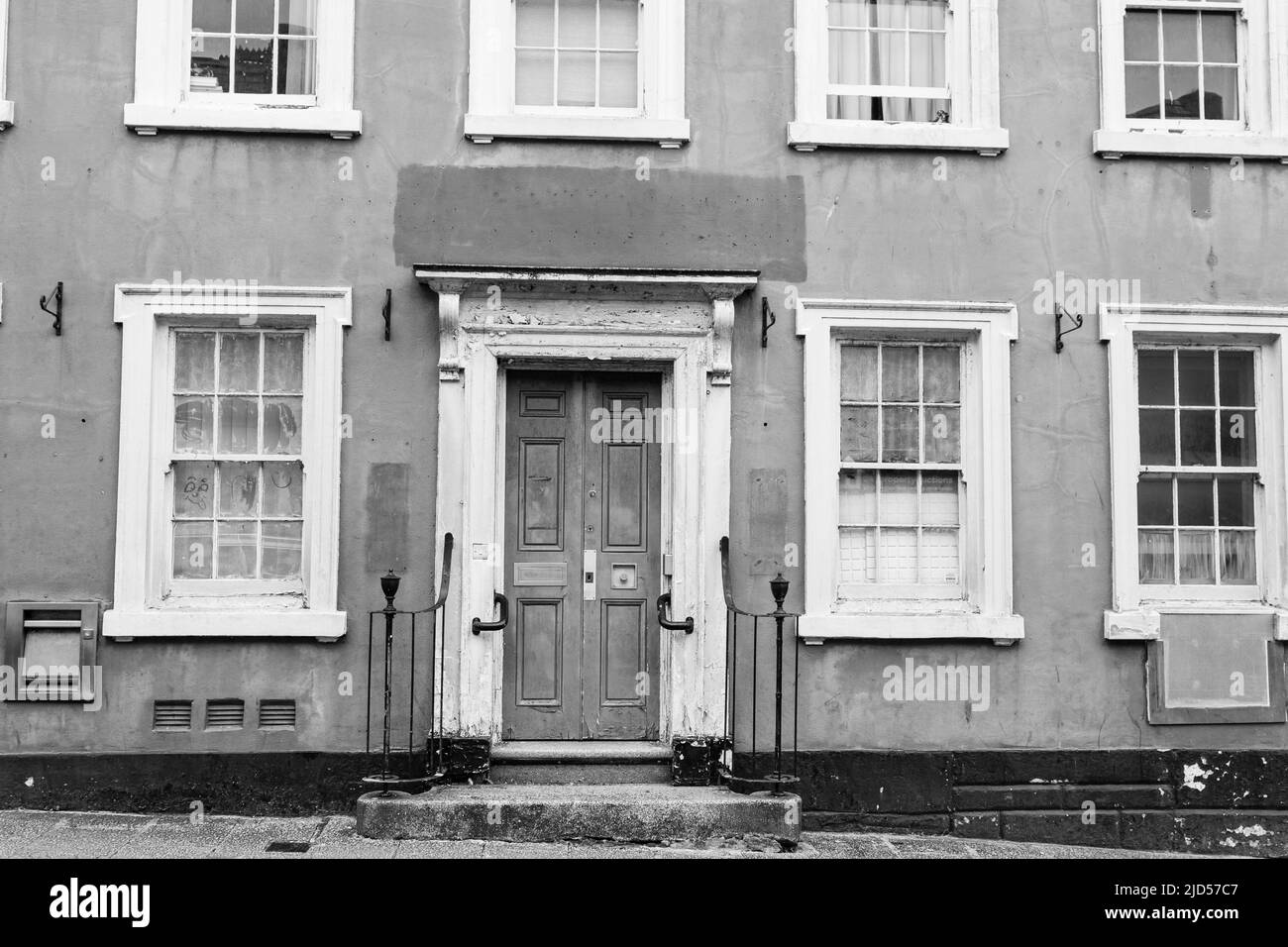 Punti vendita al dettaglio (NatWest Bank - chiuso) in Meneage Street, Helston, Cornovaglia, Inghilterra Foto Stock