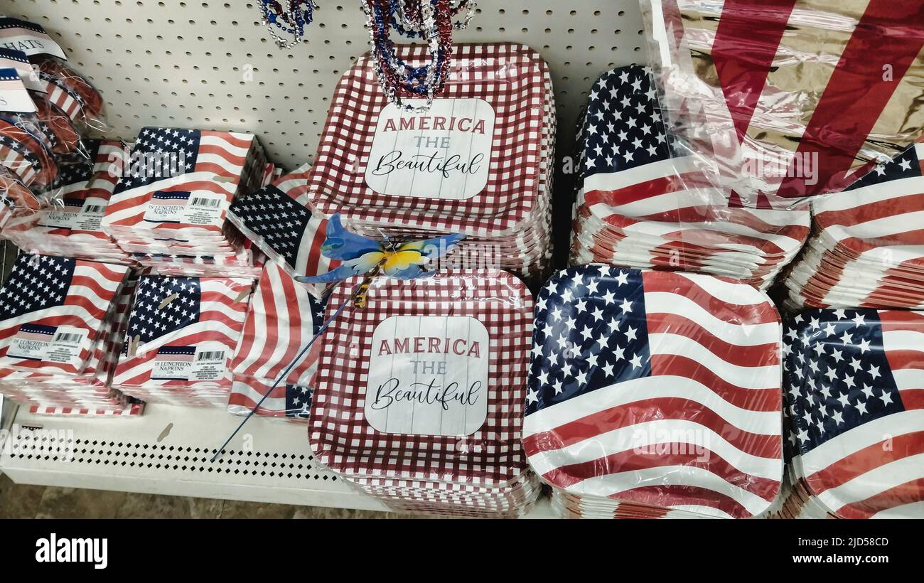 Il quarto di luglio le merci sono ora in vendita presso i negozi locali Foto Stock