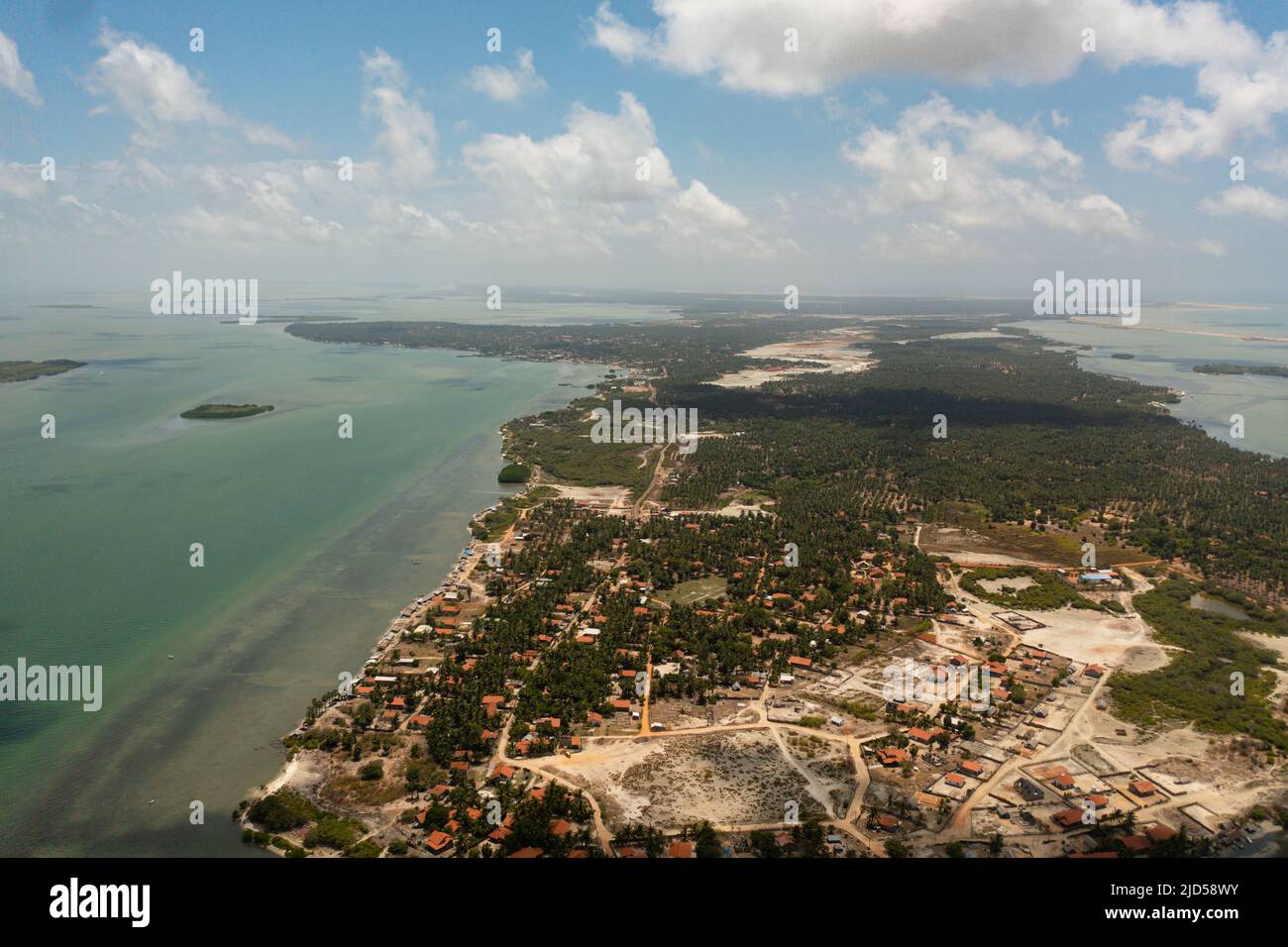 Vista aerea della costa della penisola di Kalpitiya con palme Sri Lanka. Foto Stock