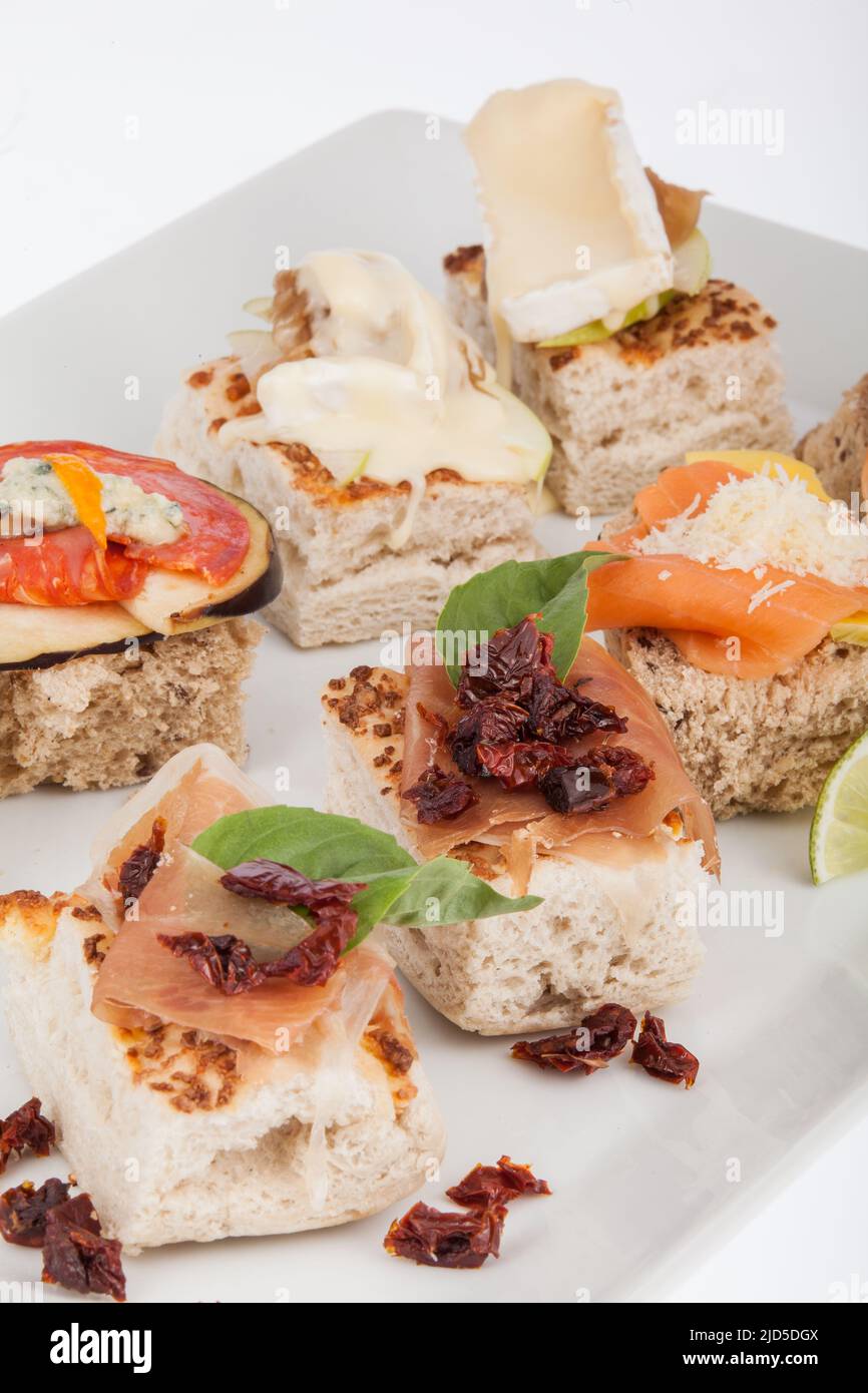 Crostini con salmone affumicato e crema di formaggio. Foto Stock