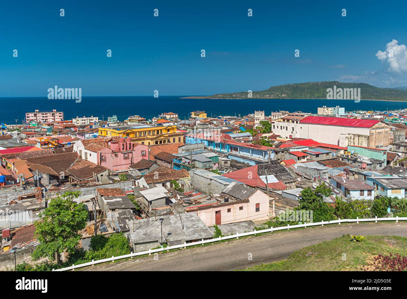 Ammira la città più antica di Cuba e la prima capitale, Baracoa Foto Stock