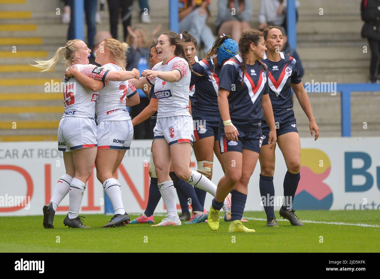 Warrington, Inghilterra - 18th giugno 2022 - Georgia Roche d'Inghilterra celebra un tentativo. Rugby League International England Woman vs France Woman all'Halliwell Jones Stadium, Warrington, UK Dean Williams Credit: Dean Williams/Alamy Live News Foto Stock