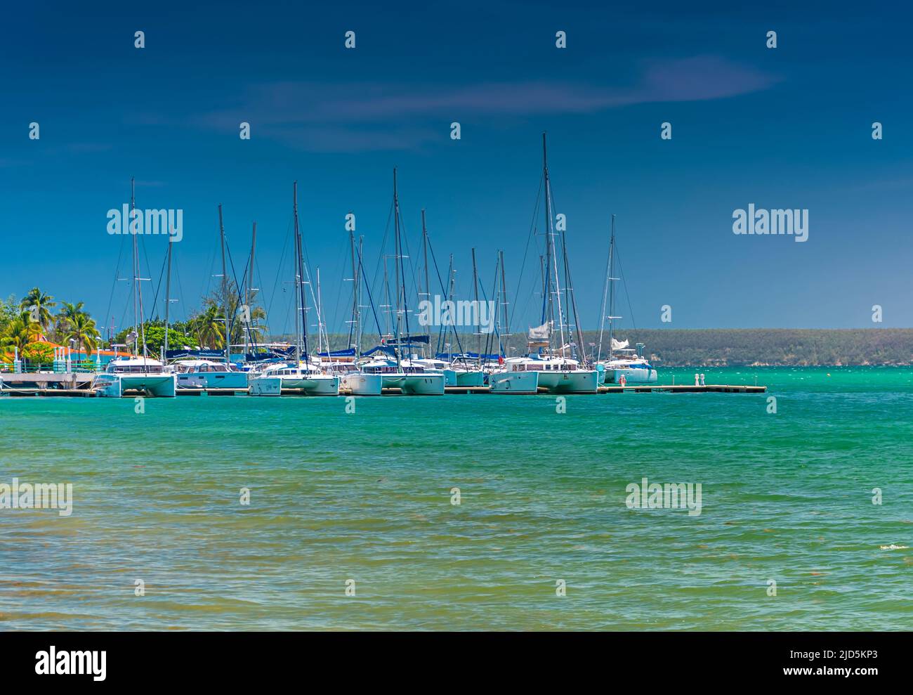 Ormeggio barche a vela presso lo yacht club Cienfuegos a Cienfuegos, Cuba Foto Stock