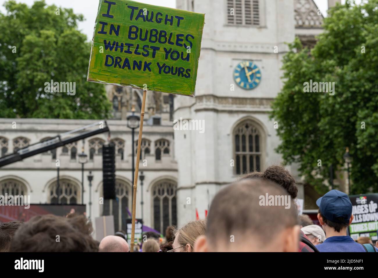 Londra, Regno Unito. 18th giugno 2020. Il movimento sindacale conduce una manifestazione nazionale che invita il governo ad agire per affrontare il costo della crisi vivente. Credit: Ian Davidson/Alamy Live News Foto Stock