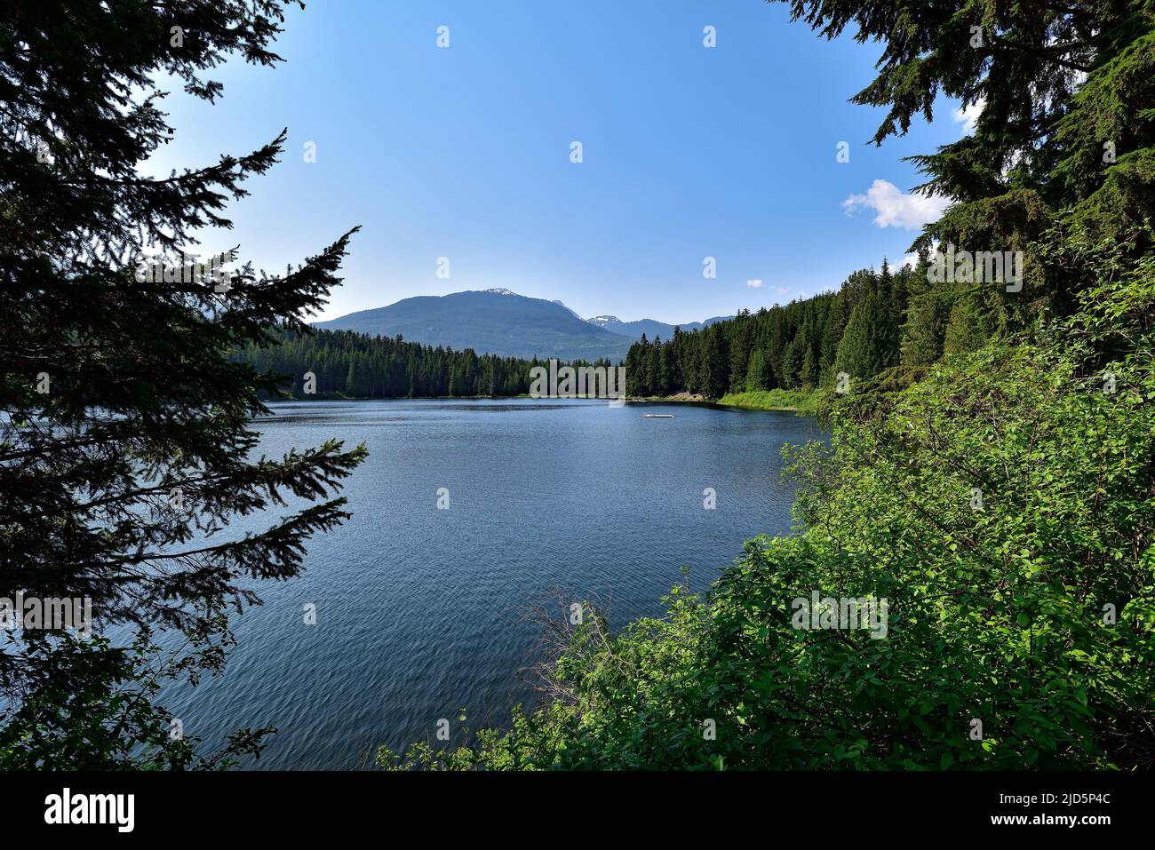 Lost Lake Park a Whistler, Canada, luogo ideale per nuotare, pescare, galleggiare, fare escursioni a piedi e in bicicletta Foto Stock