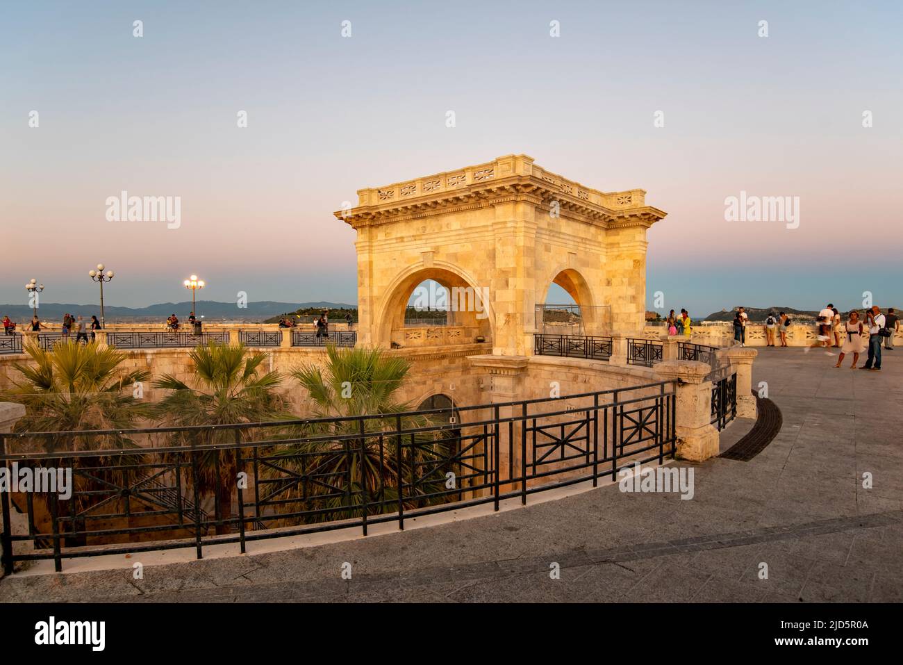 CAGLIARI, ITALIA, 15 AGOSTO 2019: Fortificazioni Bastione Santa Remy nel quartiere Castello di Cagliari Foto Stock