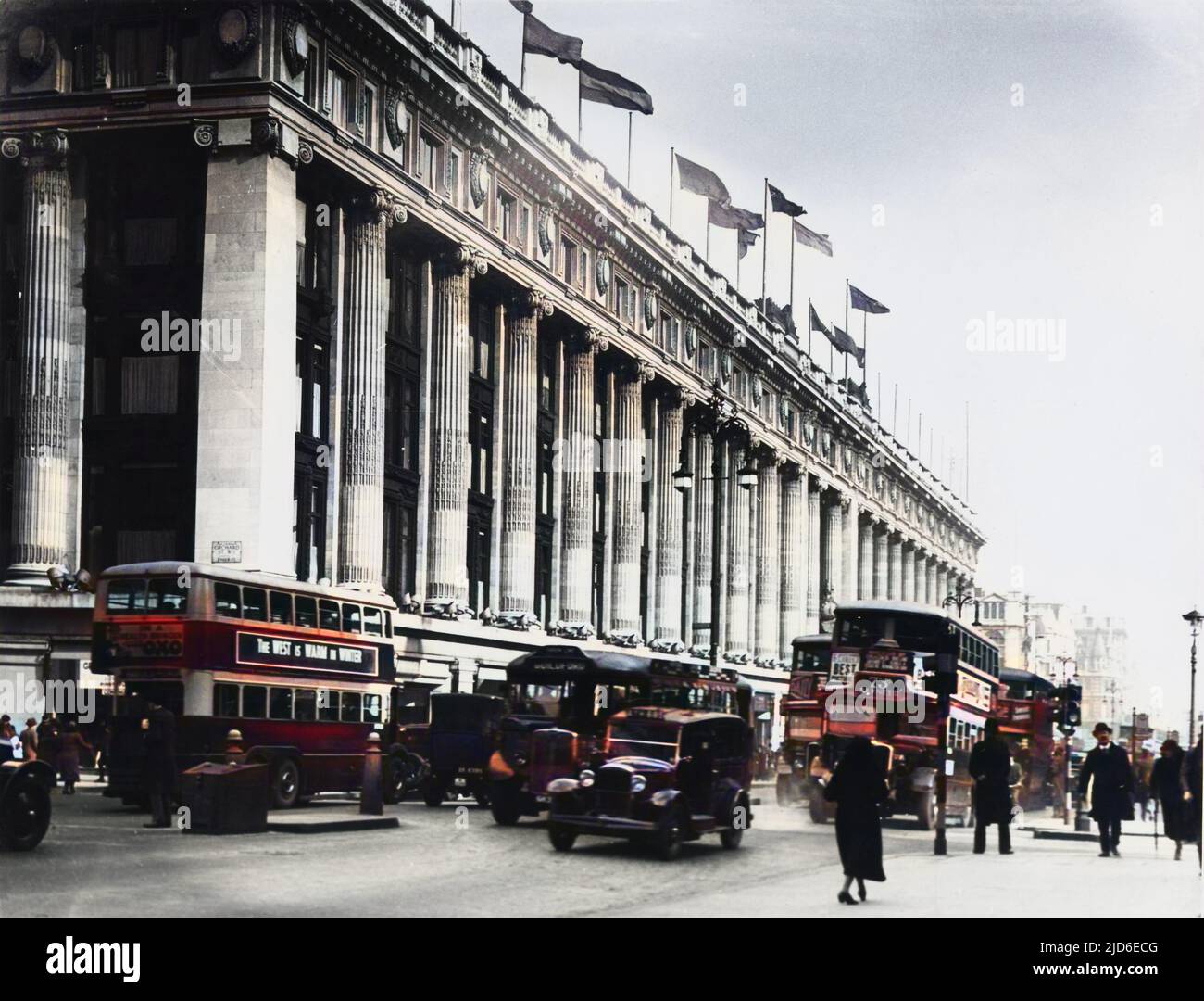 Una vista esterna del grande magazzino Selfridges sulla versione londinese Oxford Street Colored di : 10105023 Data: 1930s Foto Stock