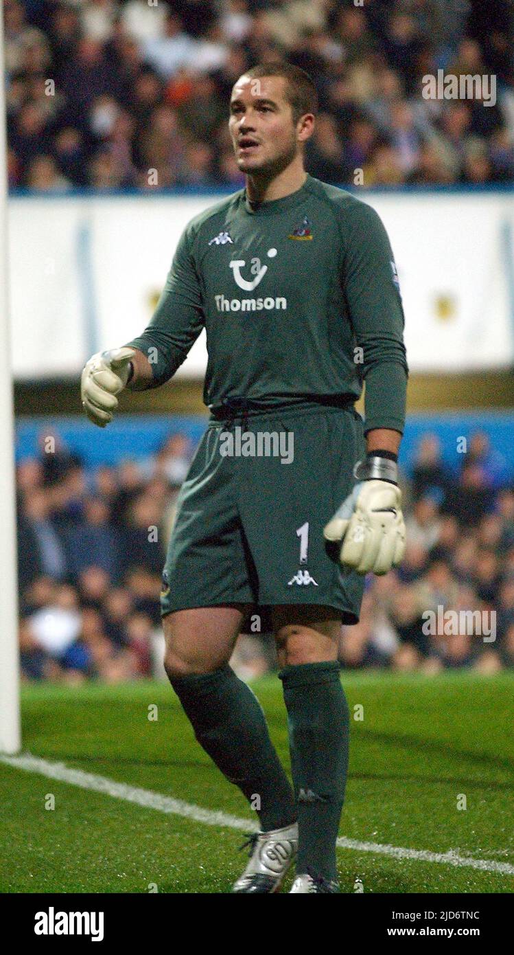 PORTSMOUTH V SPURS 18-10-04 PAUL ROBINSON PIC MIKE WALKER, 2004 Foto Stock