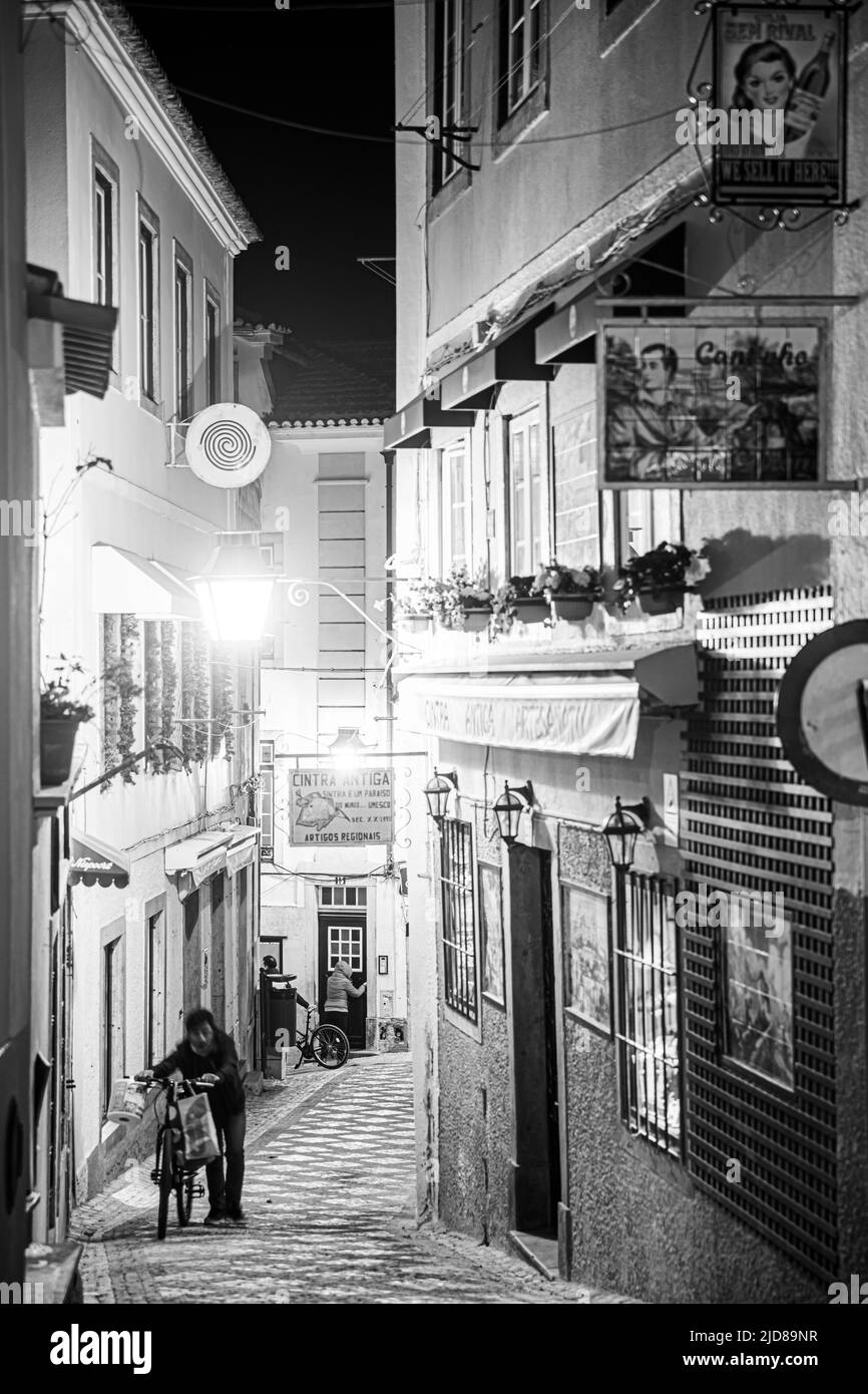 La Riviera portoghese, Portogallo - 22 ottobre 2020 - Dettagli di architettura della Riviera portoghese, conosciuta anche come Costa di Estoril “Costa do Estoril” o Foto Stock