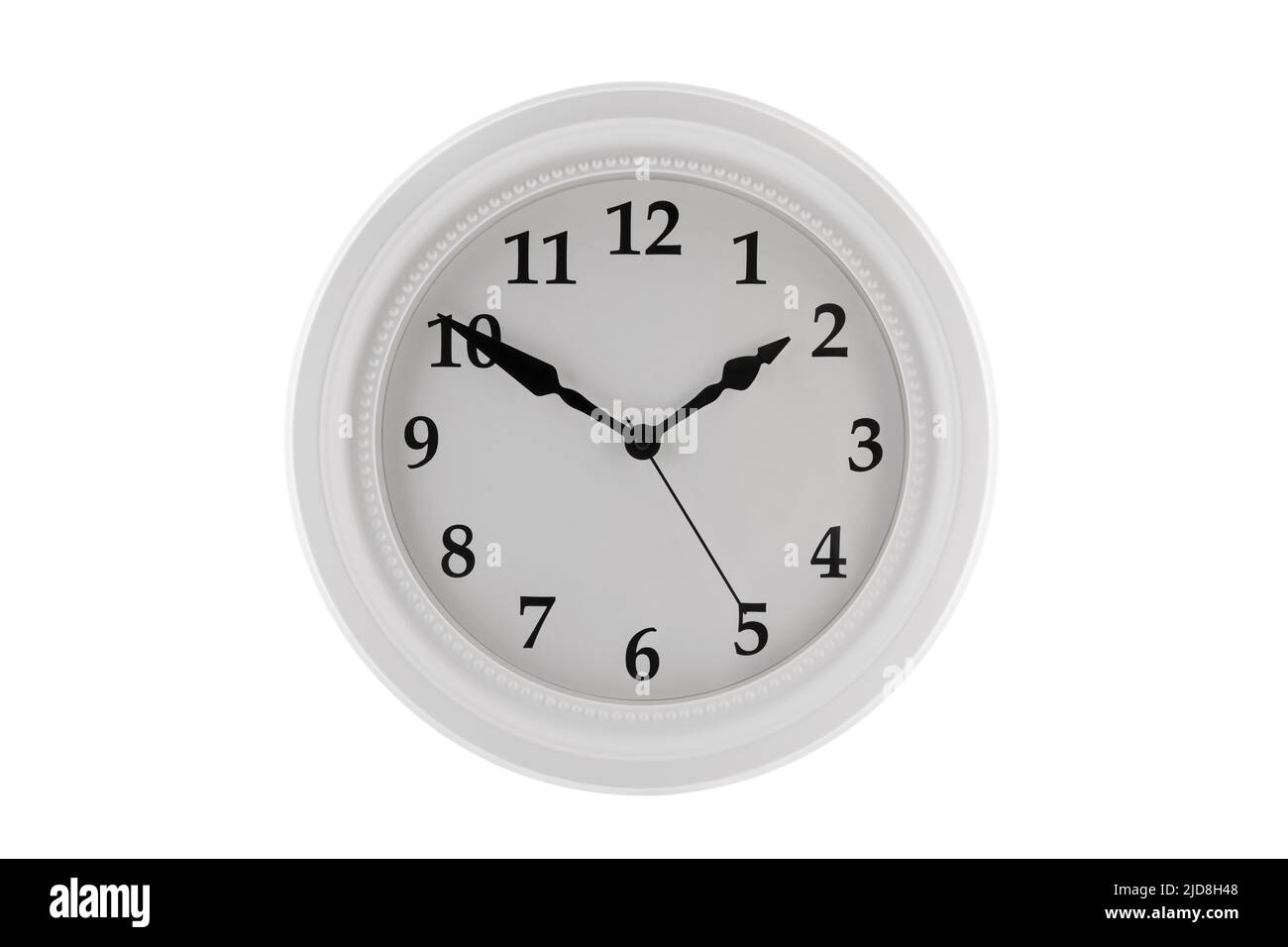 Orologio rotondo bianco isolato su sfondo bianco con percorso di ritaglio Foto Stock