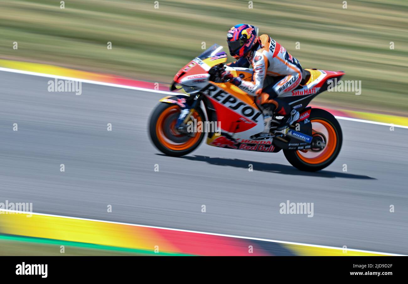 Hohenstein Ernsthal, Germania. 19th giugno 2022. Motorsport/Motorcycle, Gran Premio di Germania, MotoGP, al Sachsenring. Stefan Bradl dalla Germania del Repsol Honda Team in pista. Credit: Hendrik Schmidt/dpa/Alamy Live News Foto Stock