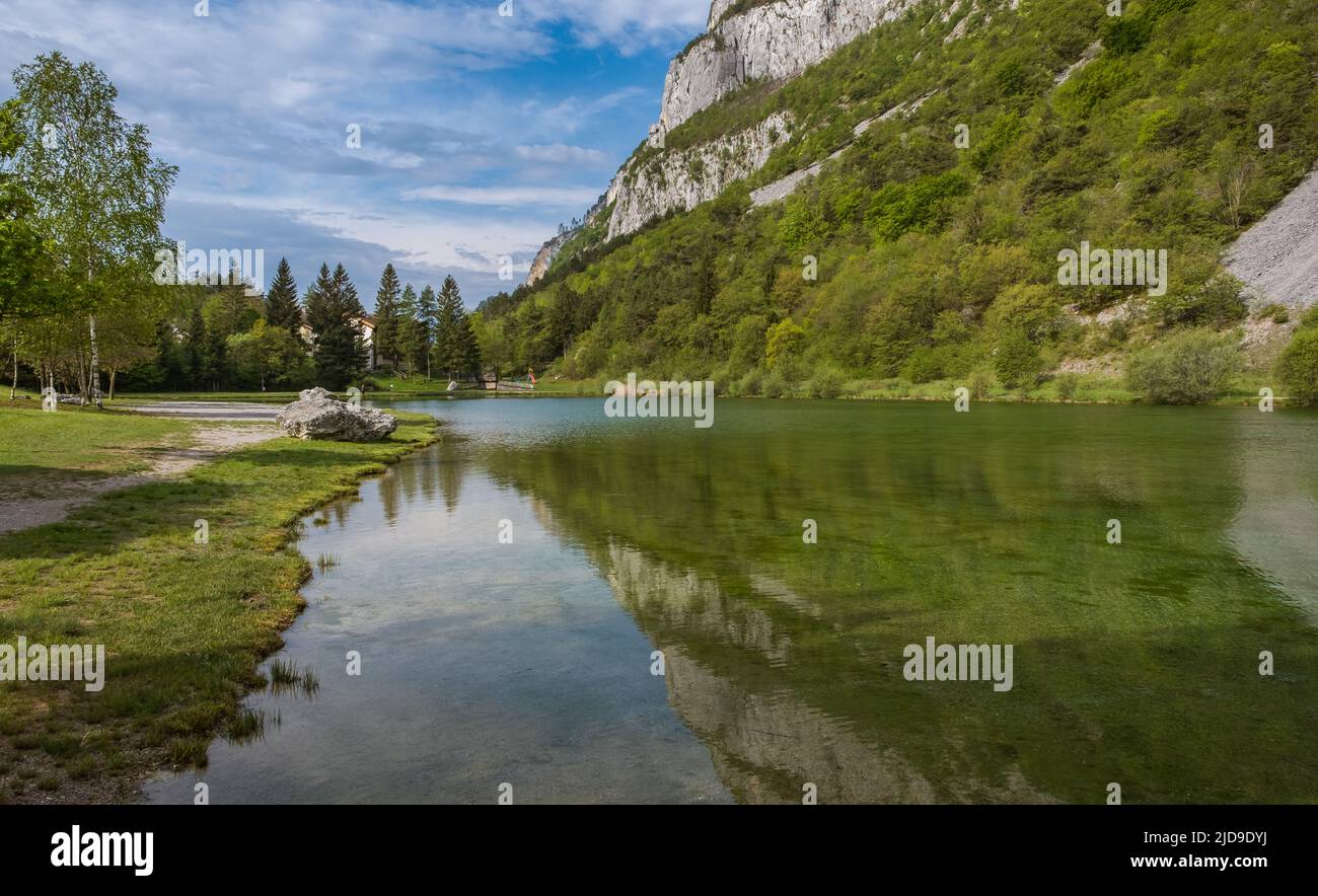 Riserva naturale di Nembia. Oasi naturalistica del lago di Nembia nel Trentino Alto Adige occidentale - Parco Naturale Adamello-Brenta - Nord Italia - Sud UE Foto Stock