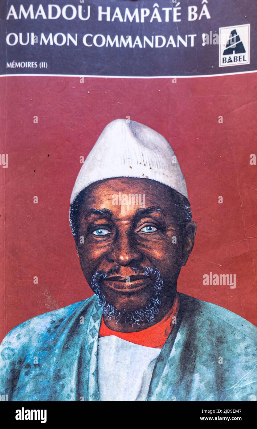 OUI mon comandante! - Amadou Hampate Ba - Haute-volta ( Burkina Faso ) -2001 - copertina libro Foto Stock