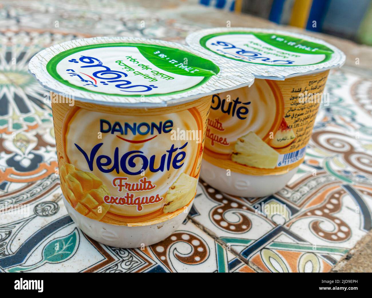 Danone velouté frutta esotica gusto piccolo pack - Danon youghurt yogurt yogurt yogurt. Realizzato per il mercato Maroccan Foto Stock