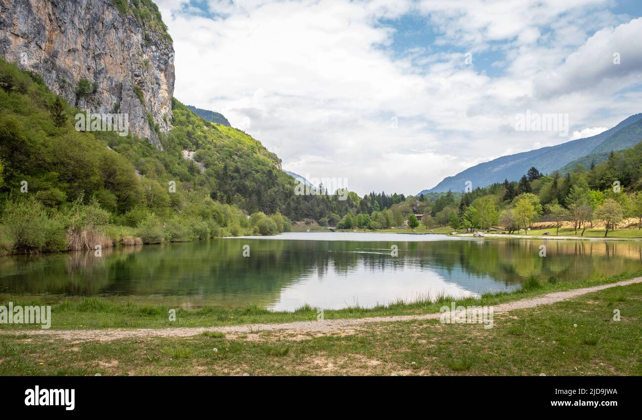 Riserva naturale di Nembia. Oasi naturalistica del lago di Nembia nel Trentino Alto Adige occidentale - Parco Naturale Adamello-Brenta - Nord Italia - Sud UE Foto Stock