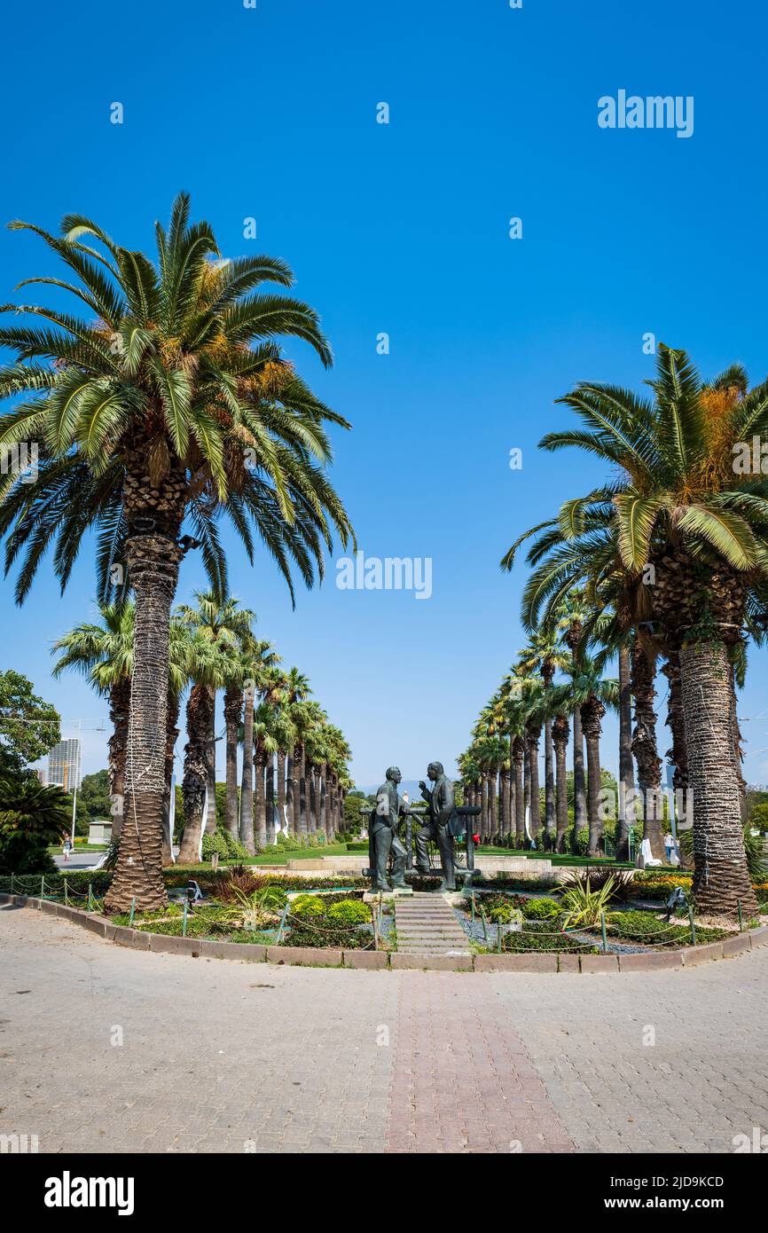Izmir, Turchia – 2022 giugno: Izmir Kültürpark (parco culturale) è un parco urbano nel centro di İzmir, Turchia e ospita la Fiera Internazionale di İzmir. Foto Stock