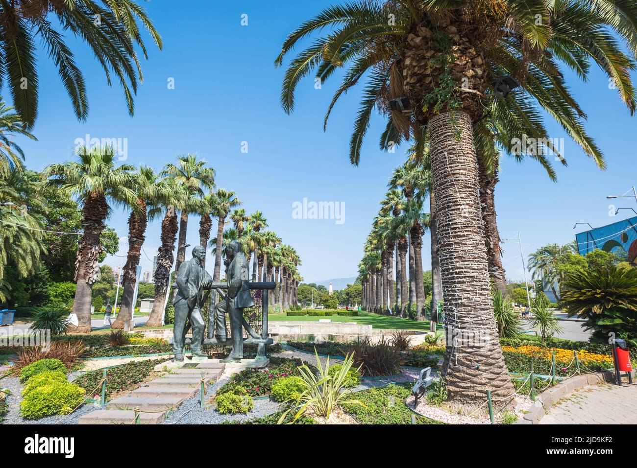 Izmir, Turchia – 2022 giugno: Izmir Kültürpark (parco culturale) è un parco urbano nel centro di İzmir, Turchia e ospita la Fiera Internazionale di İzmir. Foto Stock