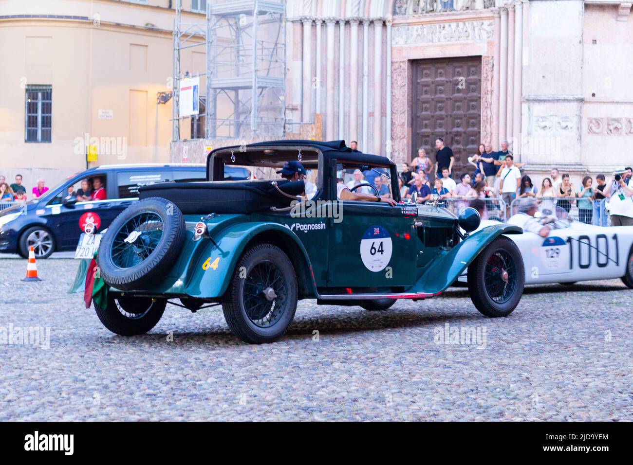 Parma, Italiy - 06, 18, 2022: Corsa auto classica Mille Miglie 2022, Foto Editoriale Foto Stock