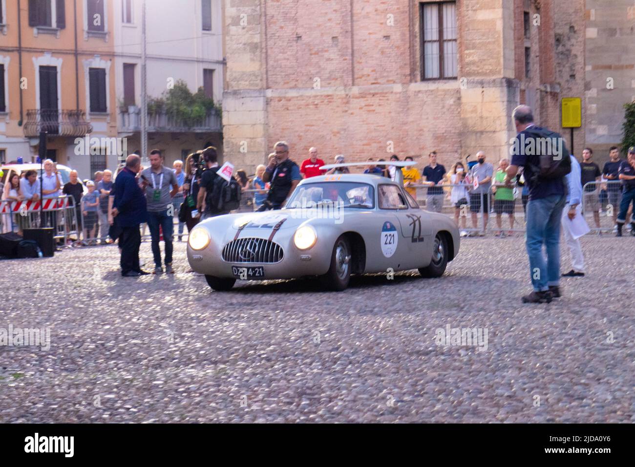 Parma, Italiy - 06, 18, 2022: Corsa auto classica Mille Miglie 2022, Foto Editoriale Foto Stock