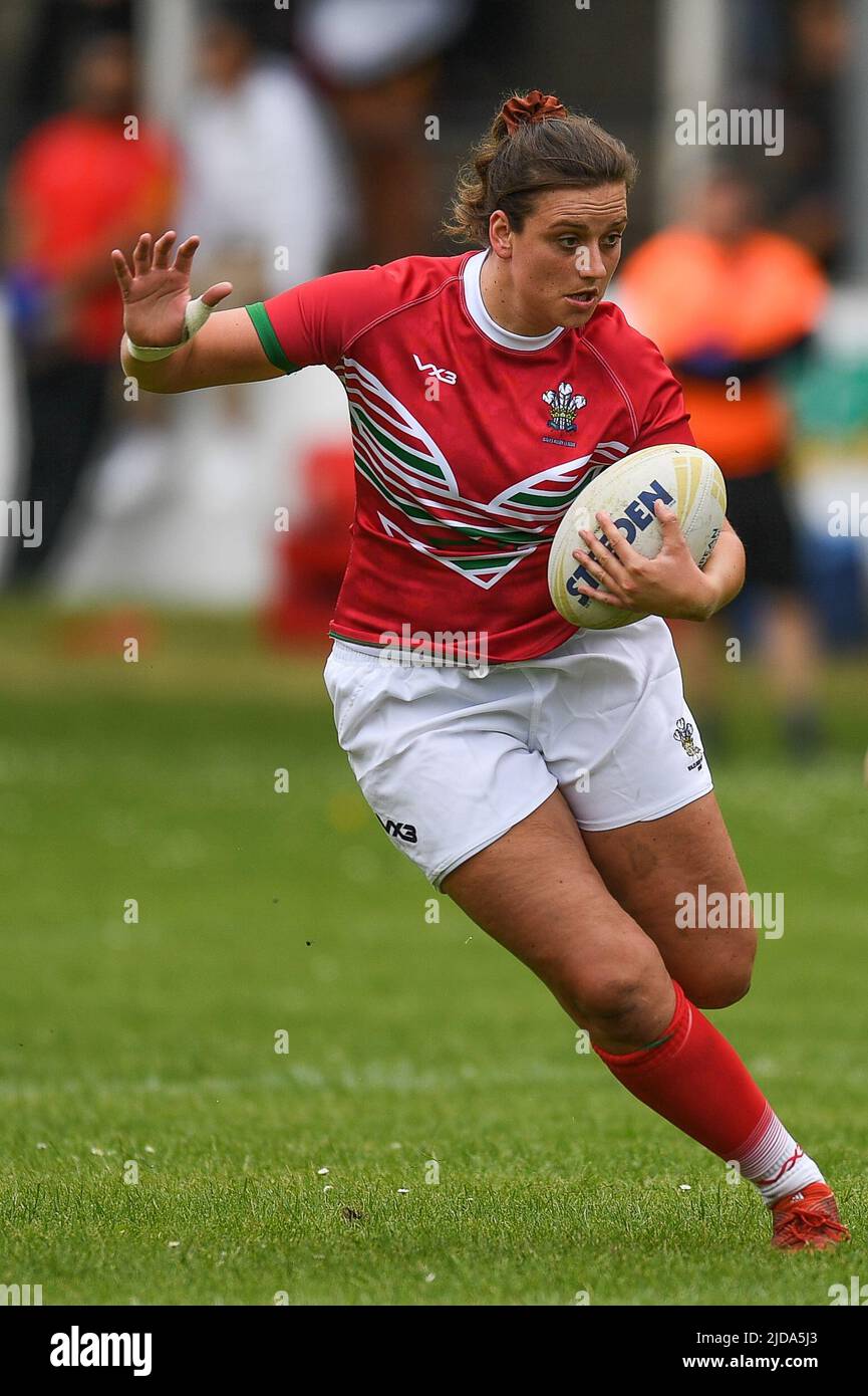 Crosskeys, Regno Unito. 19th giugno 2022. Emily Hughes del Galles RL in azione durante la partita a Crosskeys, Regno Unito il 6/19/2022. (Foto di Mike Jones/News Images/Sipa USA) Credit: Sipa USA/Alamy Live News Foto Stock