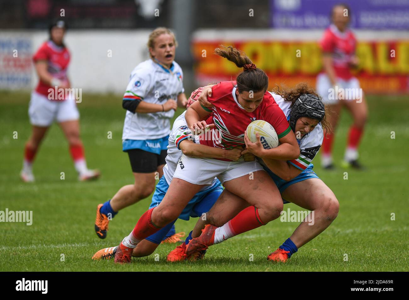 Crosskeys, Regno Unito. 19th giugno 2022. Emily Hughes del Galles RL, in azione durante la partita a Crosskeys, Regno Unito il 6/19/2022. (Foto di Mike Jones/News Images/Sipa USA) Credit: Sipa USA/Alamy Live News Foto Stock