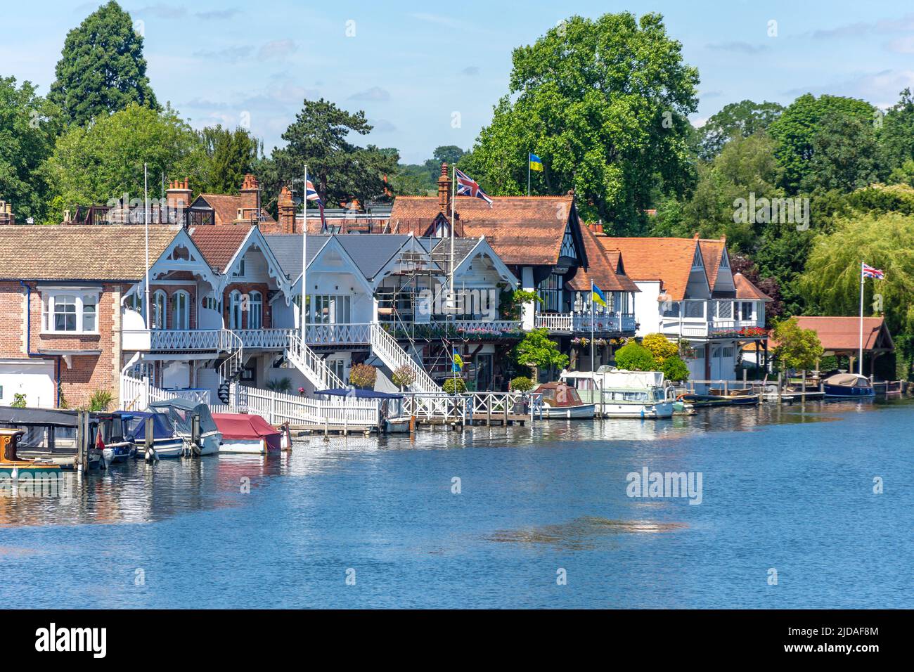 Riverside Properties, Henley-on-Thames, Oxfordshire, Inghilterra, Regno Unito Foto Stock