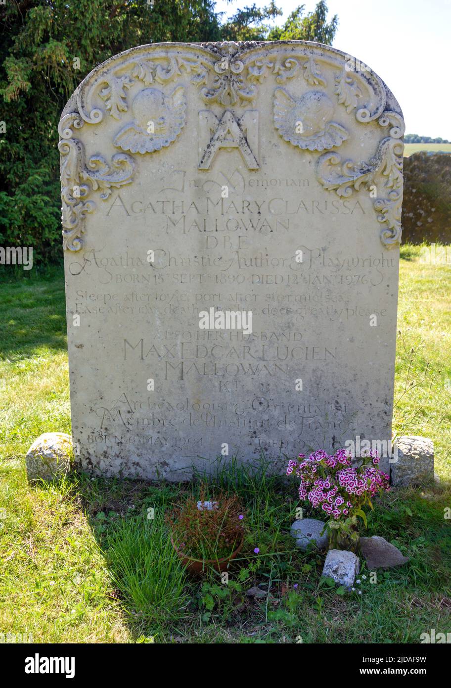 Agathie Christie's grave in Churchyard, St Mary's Parish Church, Church Road, Cholsey, Oxfordshire, Inghilterra, Regno Unito Foto Stock