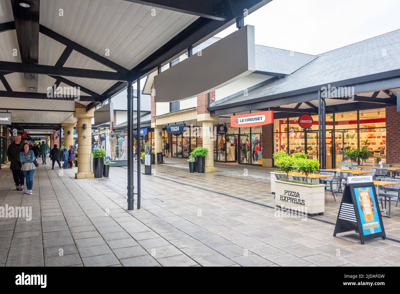 Designer Outlet East Midlands, Mansfield Road, South Normananton, Derbyshire, Inghilterra, Regno Unito Foto Stock