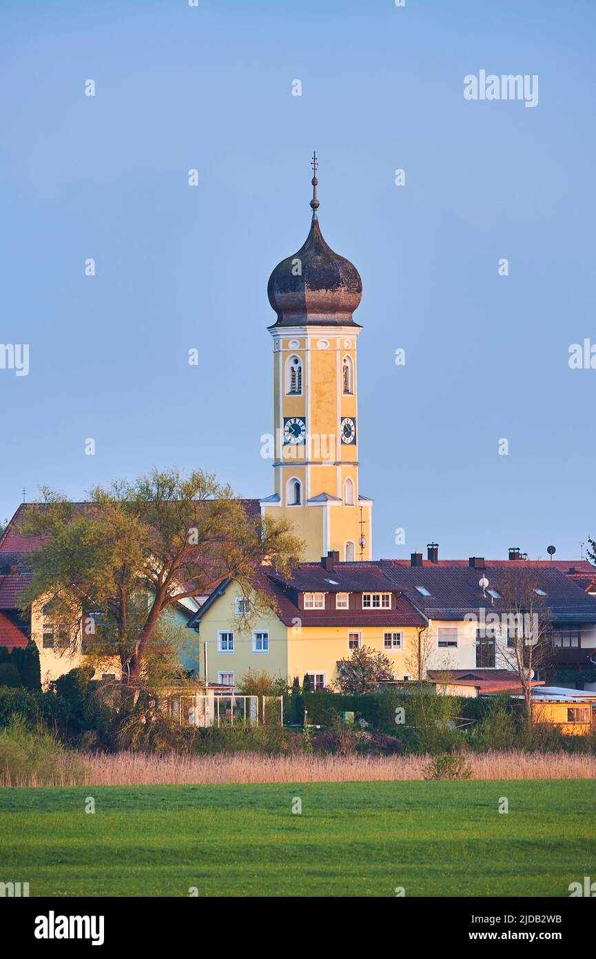 Chiesa di Pfatter, Chiesa parrocchiale dell'Assunzione della Vergine Maria; Pfatter, Distretto di Ratisbona, Baviera, Germania Foto Stock