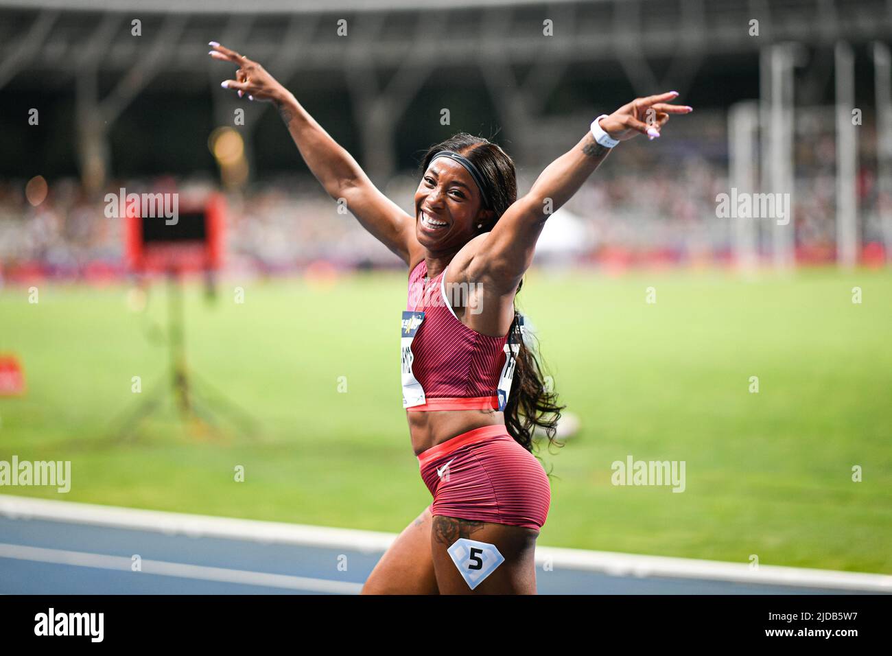 Parigi, Francia. 18th giugno 2022. Shelly-Ann Fraser-Pryce della Giamaica vince le 100m donne durante la Wanda Diamond League 2022, Meeting de Paris (atletica) il 18 giugno 2022 allo stadio Charlety di Parigi, Francia - Foto Victor Joly / DPPI Credit: Victor Joly/Alamy Live News Foto Stock