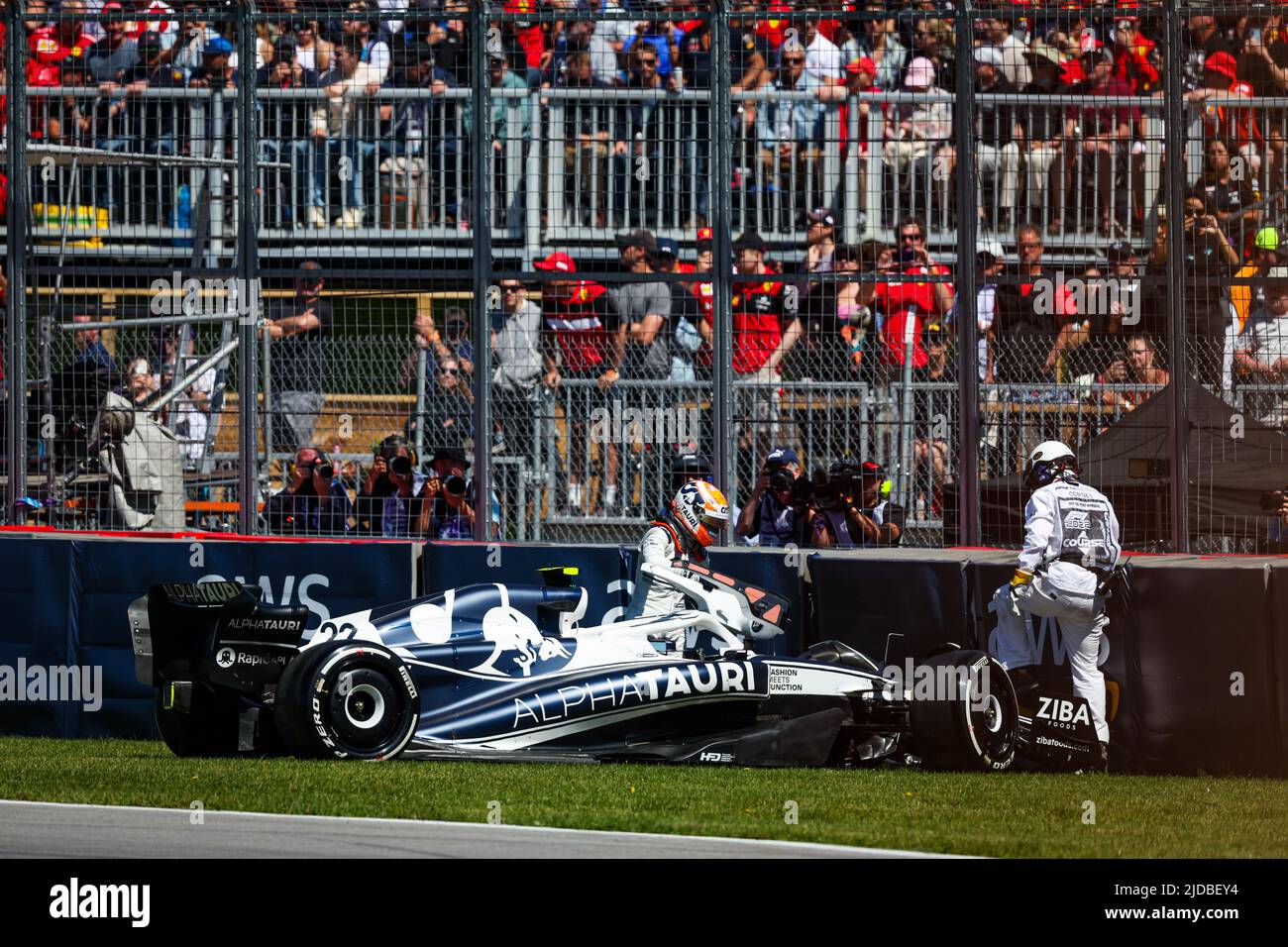 22 TSUNODA Yuki (jap), Scuderia AlphaTauri AT03, incidente, durante la Formula 1 AWS Grand Prix du Canada 2022, 9th round del Campionato Mondiale di Formula uno 2022 FIA, sul circuito Gilles Villeneuve, dal 17 al 19 giugno 2022 a Montreal, Canada - Foto: Florent Gooden / DPPI/DPPI/LiveMedia Foto Stock