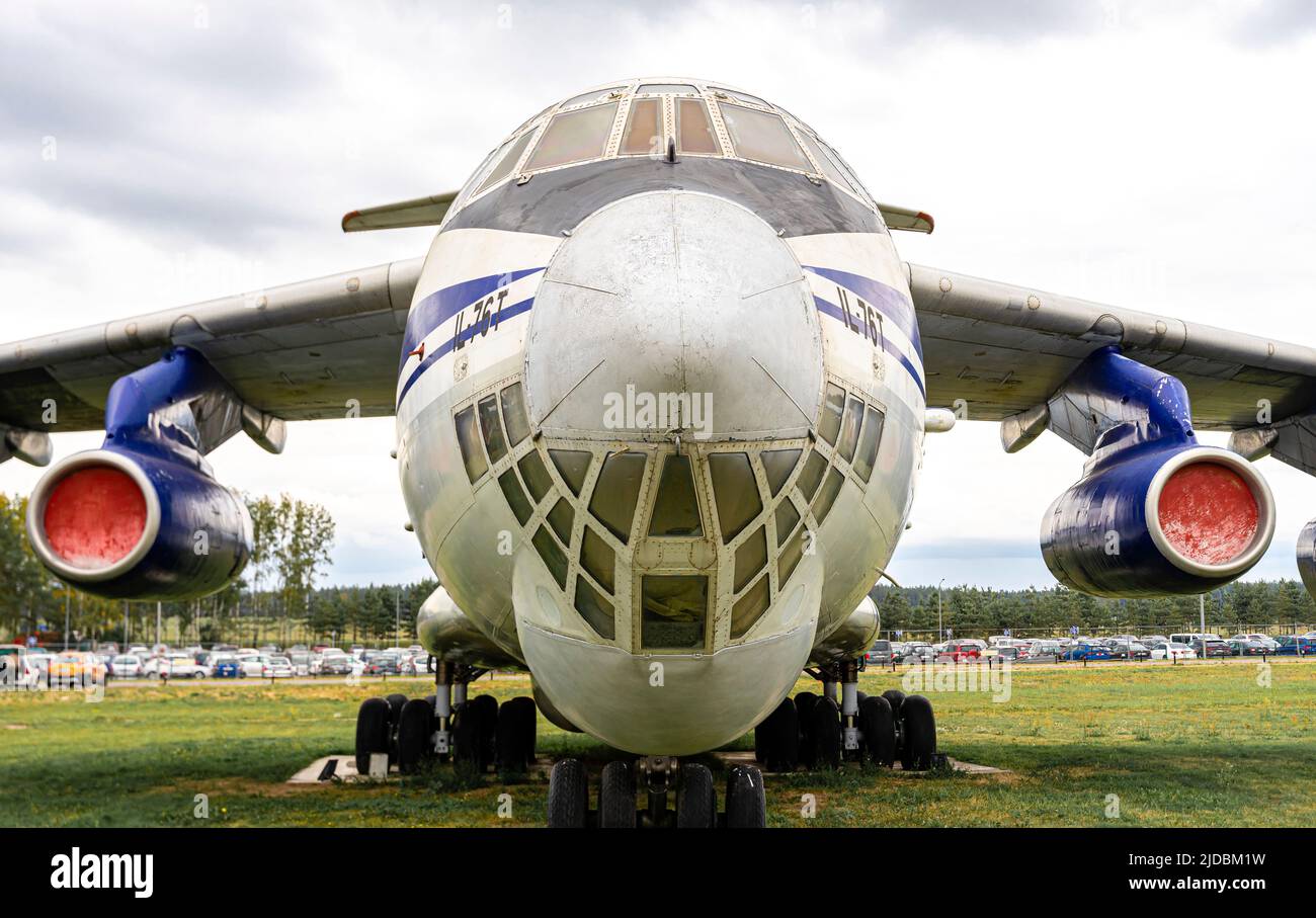 Ilyushin il-76 - un sollevatore d'aria strategico a quattro motori, ad ala fissa e polivalente, progettato dall'ufficio di progettazione Ilyushin dell'Unione Sovietica Foto Stock