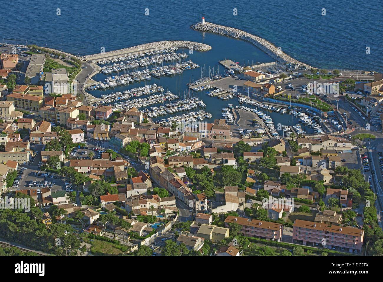 Francia, Bocche del Rhône, Sausset-les-Pins, resort e porto turistico Cote Bleue (foto aerea) Foto Stock