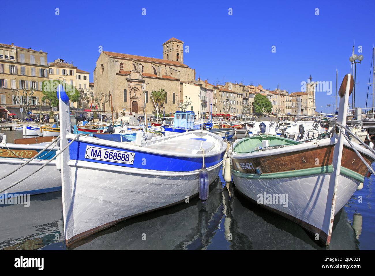 Francia, Bouches-du-Rhône, la Ciotat, il vecchio porto con le sue barche da pesca Foto Stock