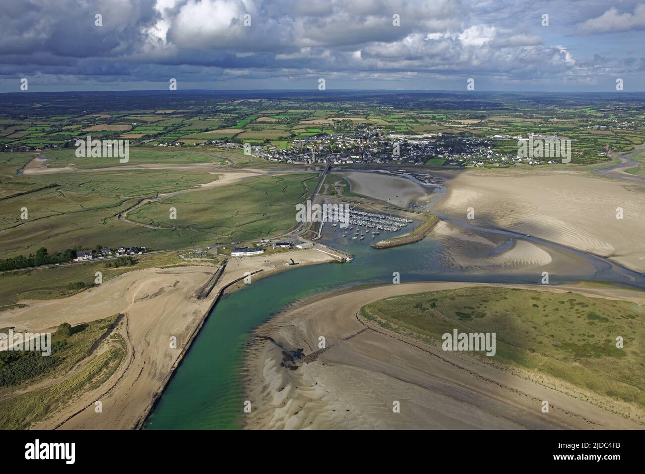 Francia, Manche Portbail, il porto sul mare aperto (vista aerea) Foto Stock