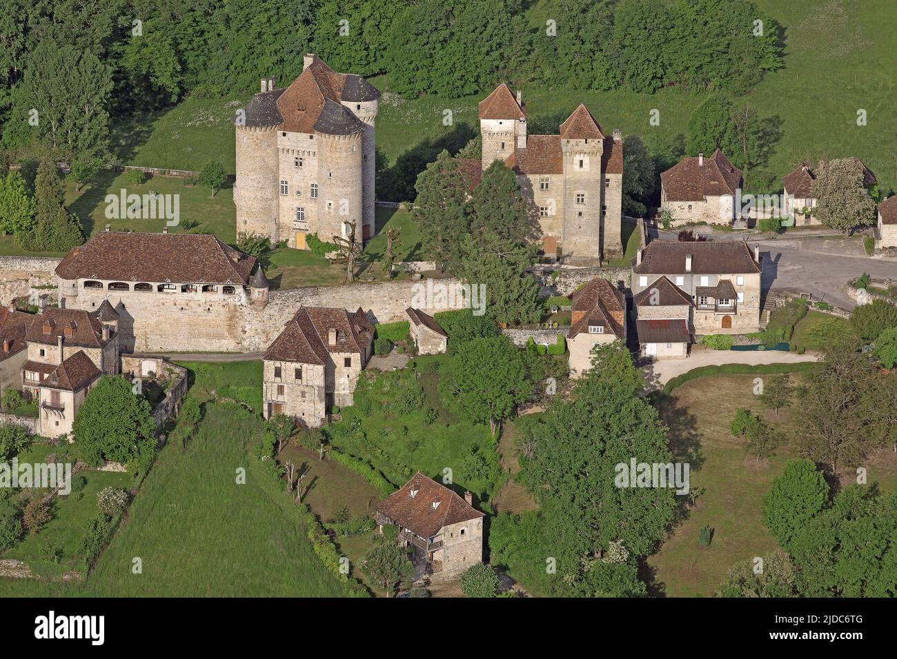 Francia, Corrèze Curemonte, villaggio classificato, i villaggi più belli di Francia, (foto aerea) Foto Stock