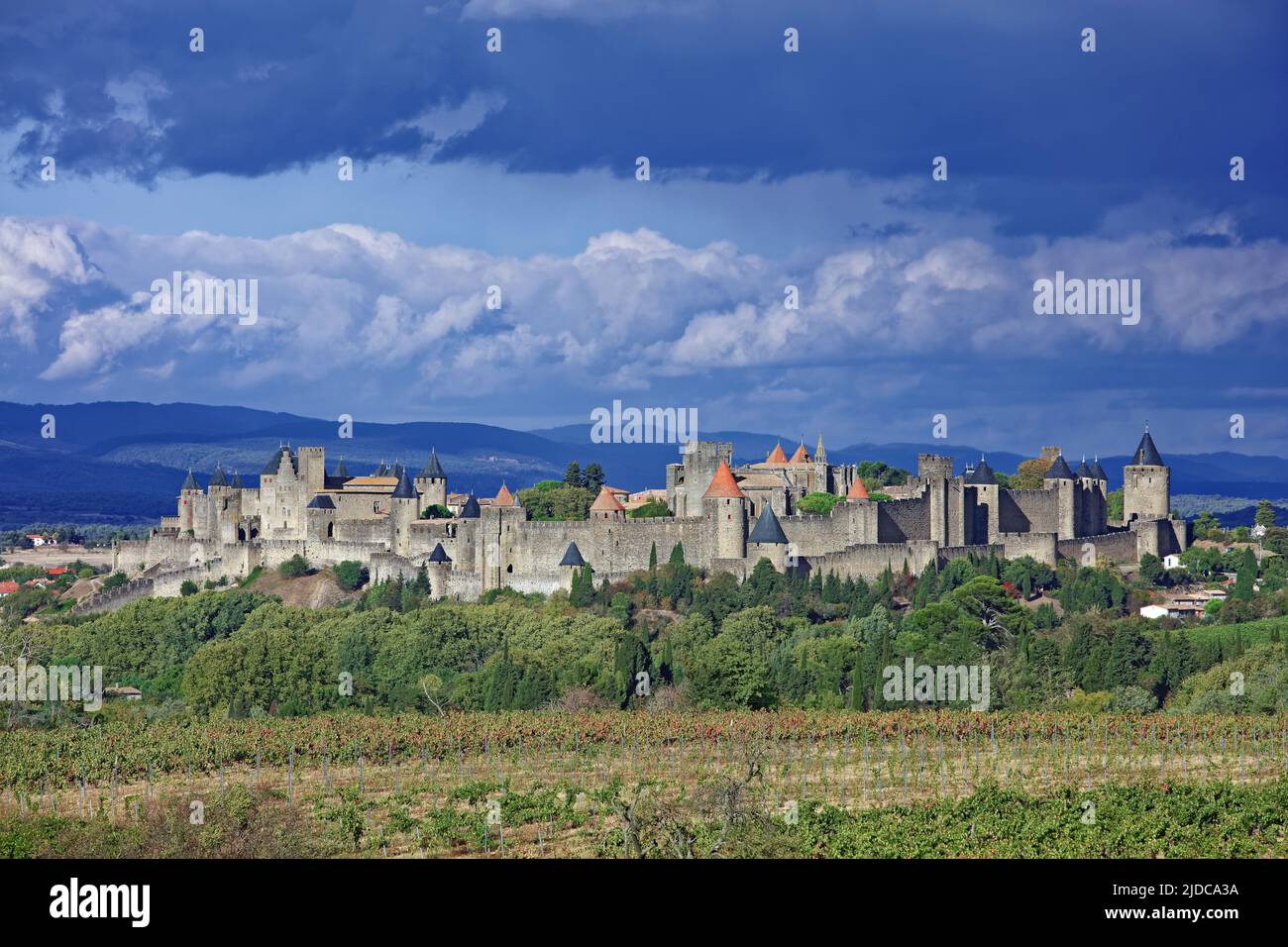 Francia, Aude, Carcassonne, vista panoramica della città medievale Foto Stock