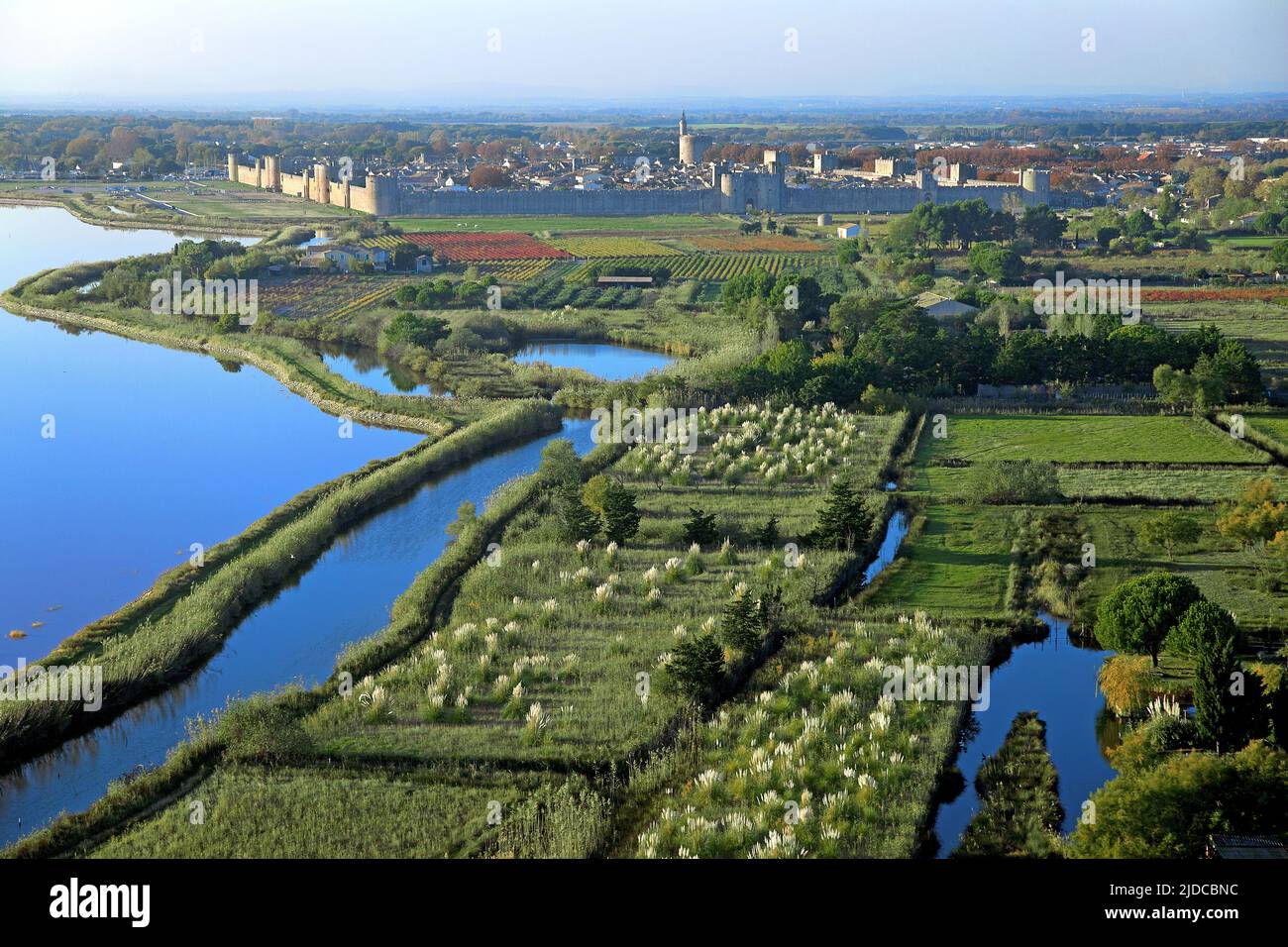 Francia, Gard Aîgues-Mortes, la città fortificata della Camargue Foto Stock